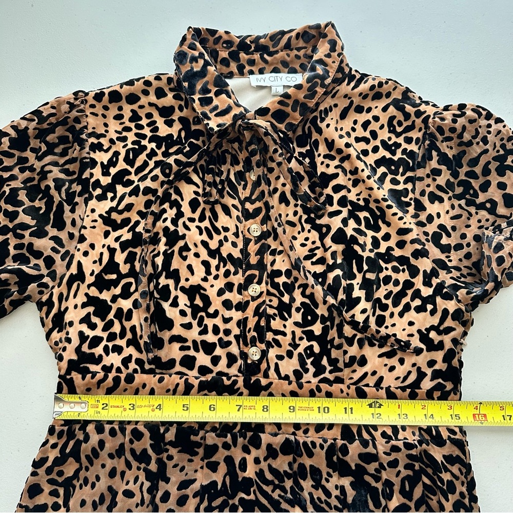 IVY CITY CO Anna Embossed Leopard Print Short Sleeve Midi Dress NWT Size Large - Picture 12 of 12